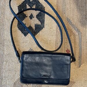 Perlina crossbody wallet/clutch